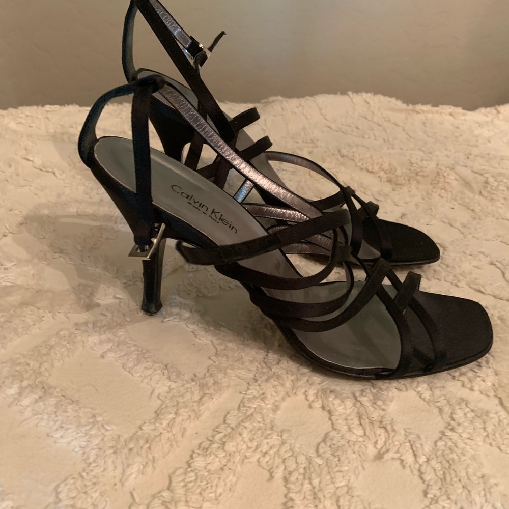 Heels - Picture 2 of 2